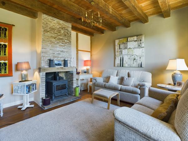 Lauzerte (82110) LAUZERTE Maison en pierre avec 4 chambres, piscine et jardins, petit dependance