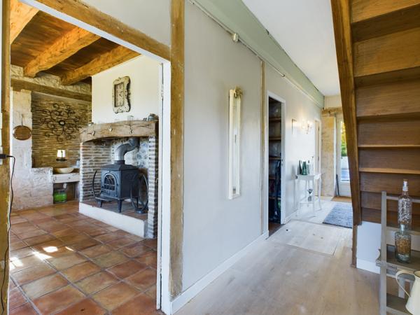 Lauzerte (82110) LAUZERTE Maison en pierre avec 4 chambres, piscine et jardins, petit dependance