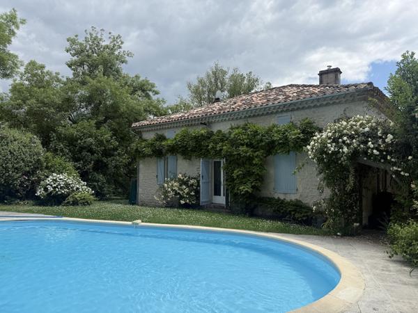 Lauzerte (82110) LAUZERTE Maison en pierre avec 4 chambres, piscine et jardins, petit dependance