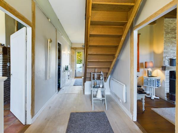 Lauzerte (82110) LAUZERTE Maison en pierre avec 4 chambres, piscine et jardins, petit dependance