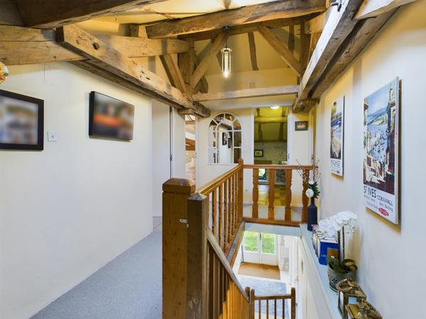 Lauzerte (82110) LAUZERTE Maison en pierre avec 4 chambres, piscine et jardins, petit dependance