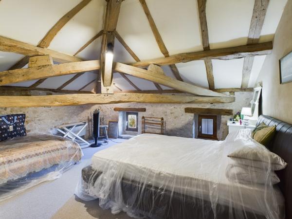 Lauzerte (82110) LAUZERTE Maison en pierre avec 4 chambres, piscine et jardins, petit dependance