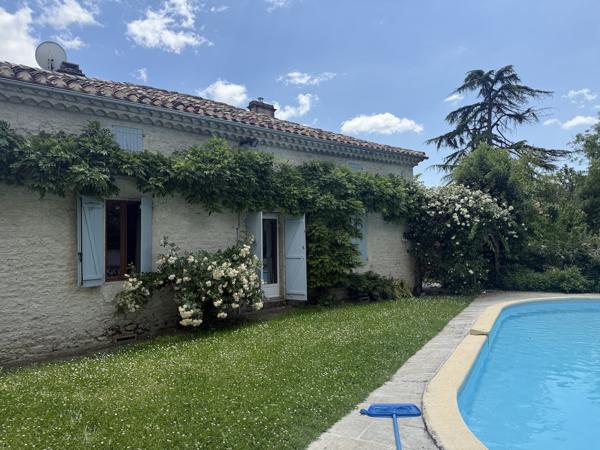 Lauzerte (82110) LAUZERTE Maison en pierre avec 4 chambres, piscine et jardins, petit dependance