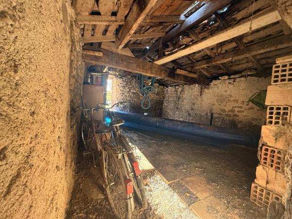 Lauzerte (82110) LAUZERTE Maison en pierre avec 4 chambres, piscine et jardins, petit dependance