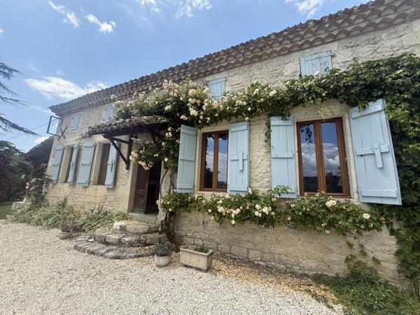 Lauzerte (82110) LAUZERTE Maison en pierre avec 4 chambres, piscine et jardins, petit dependance