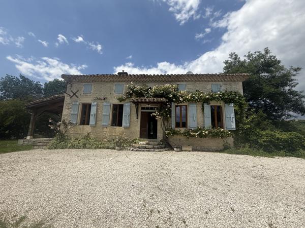 Lauzerte (82110) LAUZERTE Maison en pierre avec 4 chambres, piscine et jardins, petit dependance
