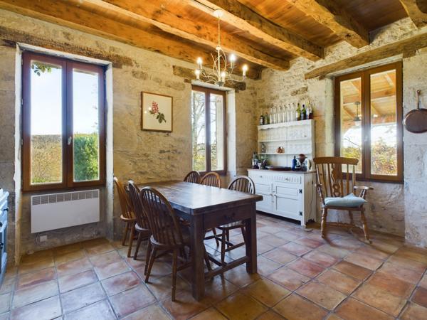 Lauzerte (82110) LAUZERTE Maison en pierre avec 4 chambres, piscine et jardins, petit dependance