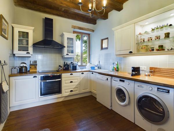 Lauzerte (82110) LAUZERTE Maison en pierre avec 4 chambres, piscine et jardins, petit dependance