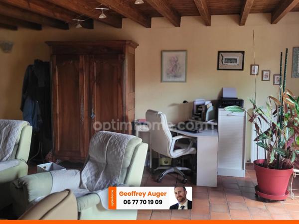 Maison avec terrasse panoramique, piscine sous dôme et grand terrain clos – secteur calme proche de Thouars