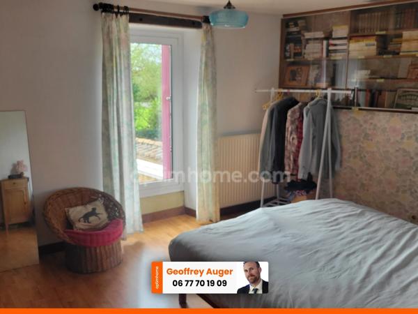 Maison avec terrasse panoramique, piscine sous dôme et grand terrain clos – secteur calme proche de Thouars