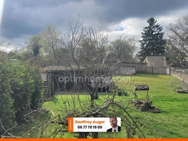 Maison avec terrasse panoramique, piscine sous dôme et grand terrain clos – secteur calme proche de Thouars