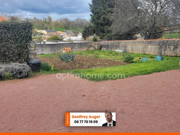 Maison avec terrasse panoramique, piscine sous dôme et grand terrain clos – secteur calme proche de Thouars
