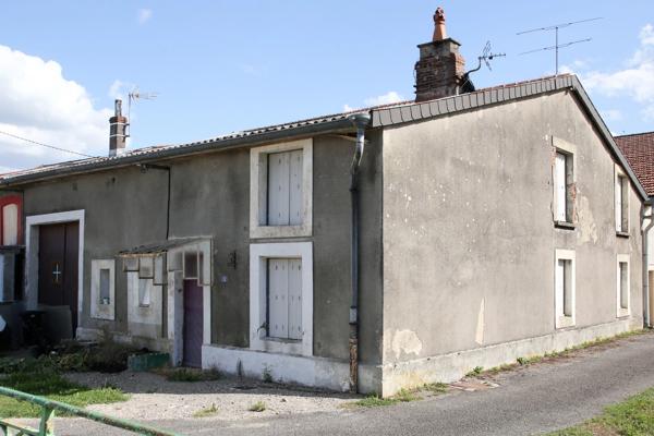 A proximité de la Belgique et du Luxembourg MAISON DE VILLAGE DE 79 m² À RÉNOVER – BEAU POTENTIEL !
