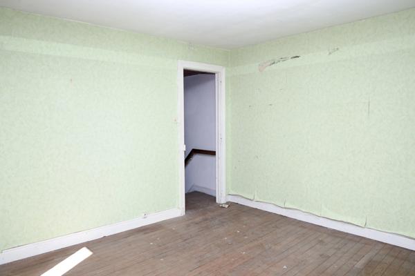 A proximité de la Belgique et du Luxembourg MAISON DE VILLAGE DE 79 m² À RÉNOVER – BEAU POTENTIEL !