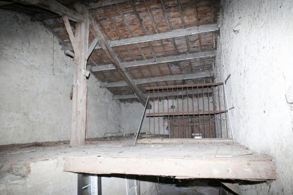 A proximité de la Belgique et du Luxembourg MAISON DE VILLAGE DE 79 m² À RÉNOVER – BEAU POTENTIEL !