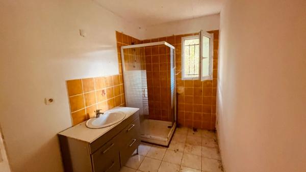 PAVILLON DE PLAIN-PIED 3 CHAMBRES DOUBLE SEJOUR ET JARDIN LA CHARITE SUR LOIRE (58) proche NEVERS