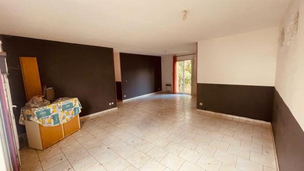 PAVILLON DE PLAIN-PIED 3 CHAMBRES DOUBLE SEJOUR ET JARDIN LA CHARITE SUR LOIRE (58) proche NEVERS