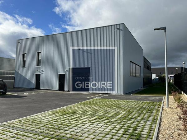 Local d'activites 230 m² à louer GUICHEN (réf : 35.6773)