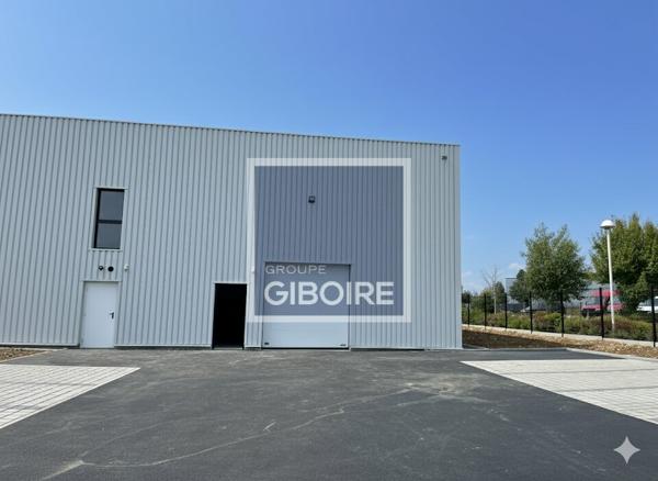 Local d'activites 230 m² à louer GUICHEN (réf : 35.6773)