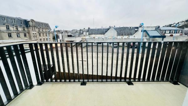 Dpt Finistère (29), à vendre au cœur du centre ville de QUIMPER, appartement T1 de 35,26 m² habitable - Balcon.