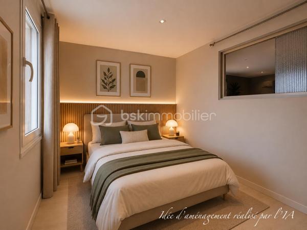 SÈTE — Laissez-vous séduire par ce charmant appartement situé au 2ᵉ et dernier étage d'une petite copropriété de 5 propriétaires.

D'une superficie d'environ 66 m², cet appartement en parfait état est très calme.
L'espace de vie, cœur de cet appartement, se compose d'un séjour avec cuisine aménagée et équipée.
L'espace nuit propose une chambre avec placard, une 2ᵈᵉ chambre avec dressing, ainsi qu'une salle d'eau avec douche à l'italienne, simple vasque et WC.

Parfaitement entretenu, l'appartement est équipé de double vitrage PVC et est parfaitement situé en plein de centre ville. 

Faibles charges de copropriété : 300 euros à l'année.

Le bien est situé au 38r ue maurice clavel.

Ne tardez pas, une visite s'impose !

----