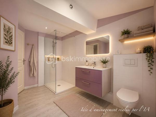 SÈTE — Laissez-vous séduire par ce charmant appartement situé au 2ᵉ et dernier étage d'une petite copropriété de 5 propriétaires.

D'une superficie d'environ 66 m², cet appartement en parfait état est très calme.
L'espace de vie, cœur de cet appartement, se compose d'un séjour avec cuisine aménagée et équipée.
L'espace nuit propose une chambre avec placard, une 2ᵈᵉ chambre avec dressing, ainsi qu'une salle d'eau avec douche à l'italienne, simple vasque et WC.

Parfaitement entretenu, l'appartement est équipé de double vitrage PVC et est parfaitement situé en plein de centre ville. 

Faibles charges de copropriété : 300 euros à l'année.

Le bien est situé au 38r ue maurice clavel.

Ne tardez pas, une visite s'impose !

----