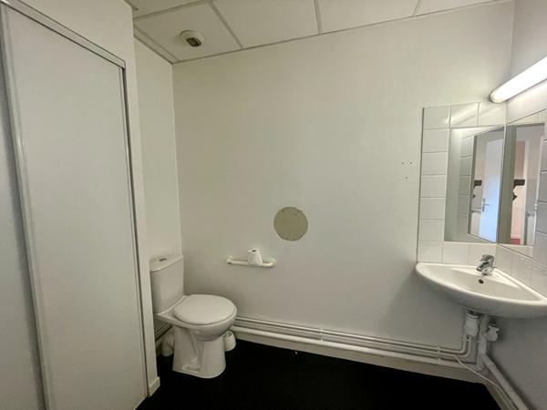 Local commercial Place Gaillard