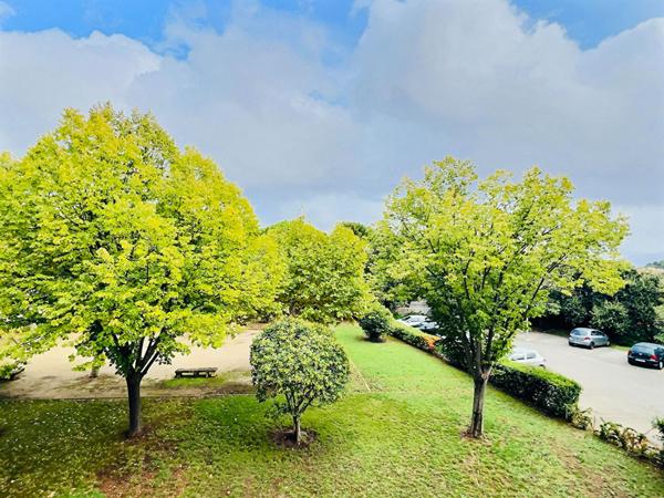 BEAUMONT - 13012 MARSEILLE - 3 PIECES - BALCON - PARKING - Location meublée