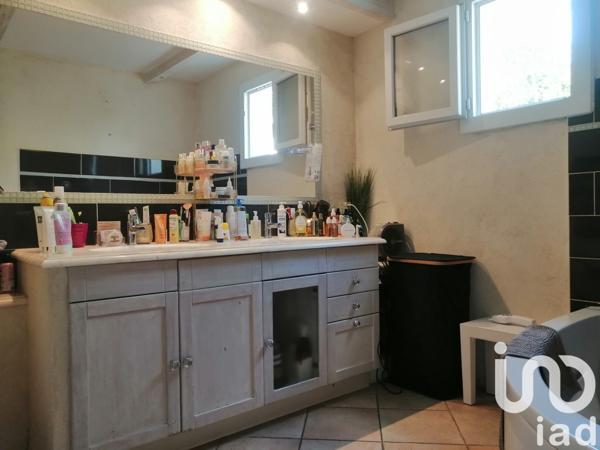 Maison 6 pièces de 150 m² à Entraigues-sur-la-Sorgue (84320)