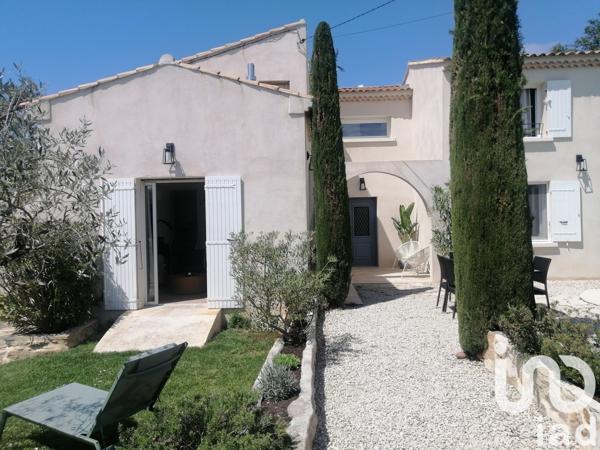 Maison 6 pièces de 150 m² à Entraigues-sur-la-Sorgue (84320)