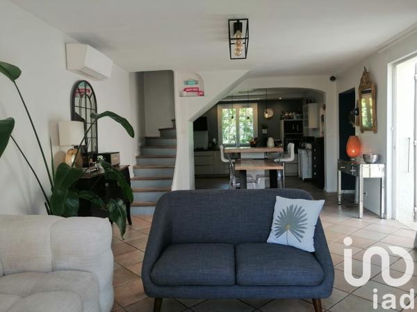 Maison 6 pièces de 150 m² à Entraigues-sur-la-Sorgue (84320)