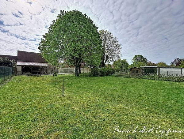 Maison à vendre 7 pièces YEVRE LA VILLE (45), Propriété en Pierres apparentes, 5 chambres, Grange, Piscinable, Grand séjour.