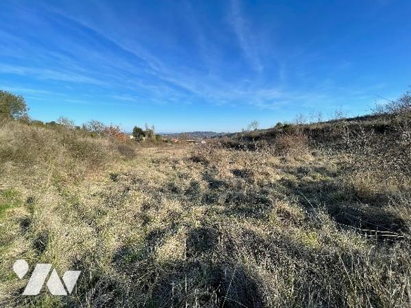 A FORCALQUIER (04) à vendre terrain à bâtir de 2000 m² sur une parcelle de 4590 m²