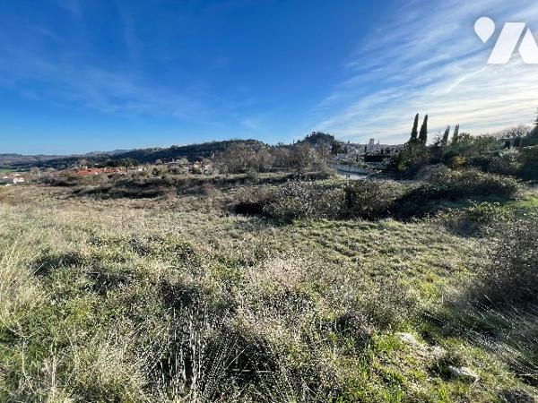 A FORCALQUIER (04) à vendre terrain à bâtir de 2000 m² sur une parcelle de 4590 m²