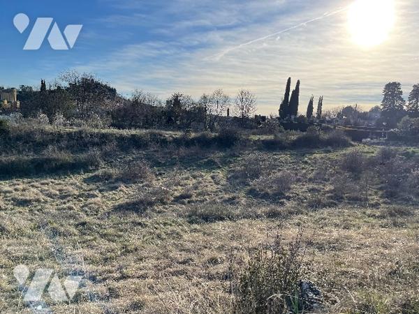 A FORCALQUIER (04) à vendre terrain à bâtir de 2000 m² sur une parcelle de 4590 m²