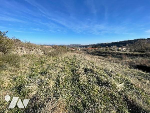 A FORCALQUIER (04) à vendre terrain à bâtir de 2000 m² sur une parcelle de 4590 m²