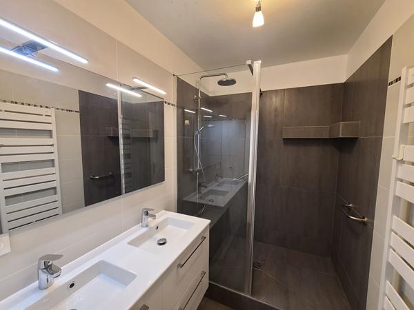 NOUVEAU TRES BEAU 2 PIECES Fontenay Le Fleury 2 pièce(s) 52 m2