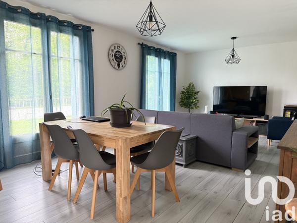 Maison traditionnelle 4 pièces de 77 m² à Jonzac (17500)