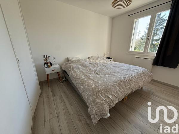 Maison traditionnelle 4 pièces de 77 m² à Jonzac (17500)