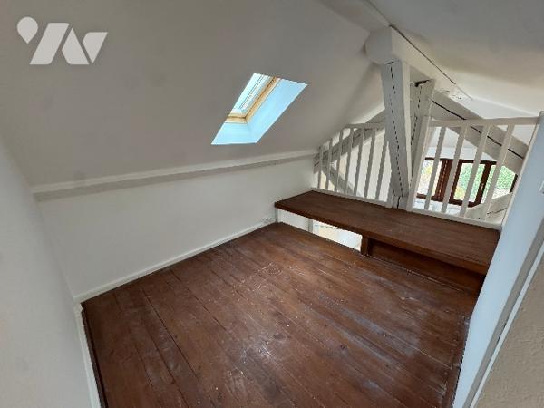 T2 bis de 55m² en surface utile et 35 m² en loi carrez, avec cave et 2 places de parking extérieur.