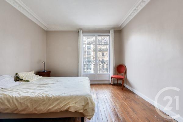 Appartement F4 à vendre  3 pièces - 89 m2 PARIS - 75018