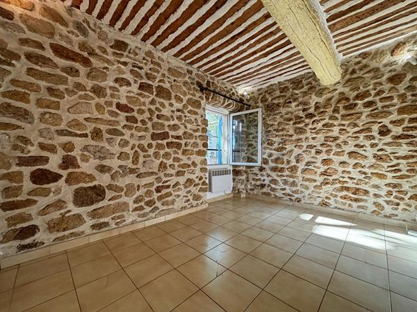 PELISSANNE - Centre Village - APPARTEMENT T2 28.96m²