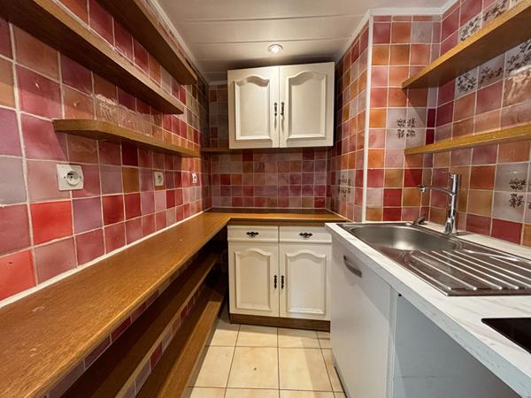 PELISSANNE - Centre Village - APPARTEMENT T2 28.96m²