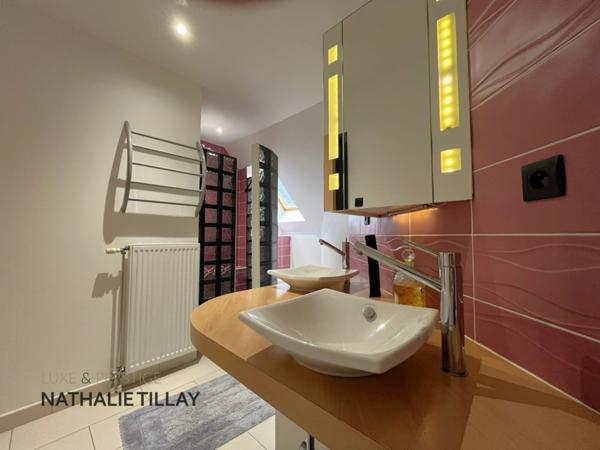 La chapelle St Mesmin, proche Orleans, maison d arrchitecte de 200 m² à vendre, piscine, vue dégagée sur les bois, terrain 1700 m²