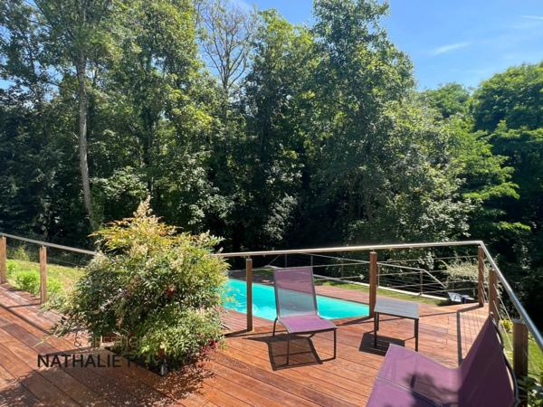 La chapelle St Mesmin, proche Orleans, maison d arrchitecte de 200 m² à vendre, piscine, vue dégagée sur les bois, terrain 1700 m²