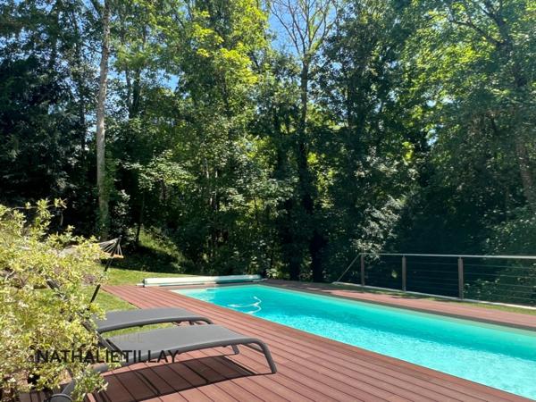 La chapelle St Mesmin, proche Orleans, maison d arrchitecte de 200 m² à vendre, piscine, vue dégagée sur les bois, terrain 1700 m²