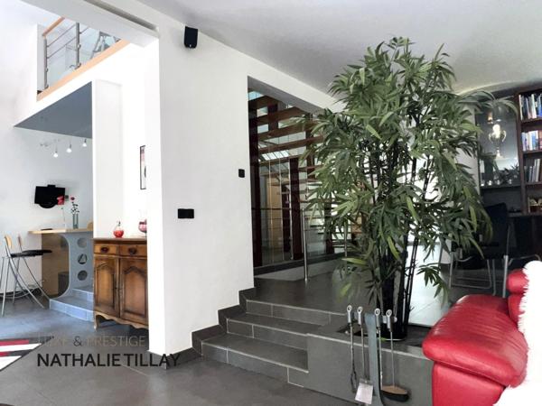 La chapelle St Mesmin, proche Orleans, maison d arrchitecte de 200 m² à vendre, piscine, vue dégagée sur les bois, terrain 1700 m²