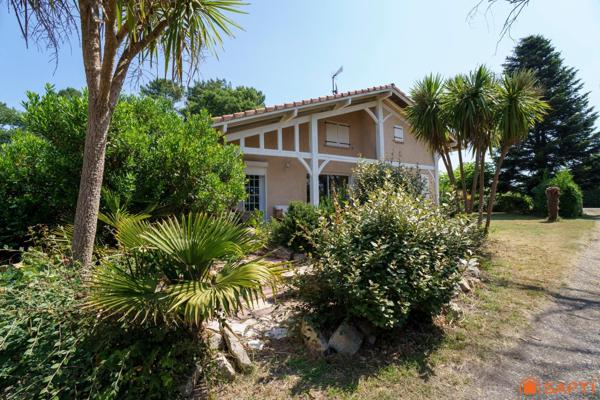 Villa landaise avec piscine à Léon.