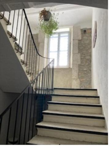 MEYRANNES (30) , Immeuble de rapport de 264 m² (4 lots) , Excellent DPE (C/A) ? Compteurs individuels