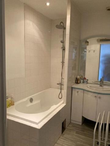 MEYRANNES (30) , Immeuble de rapport de 264 m² (4 lots) , Excellent DPE (C/A) ? Compteurs individuels